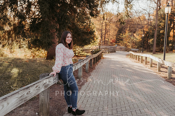 AMP06247Angelina_grad_oct22
