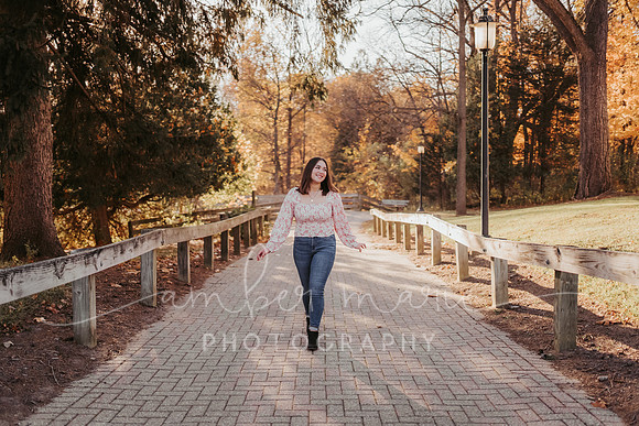 AMP06269Angelina_grad_oct22