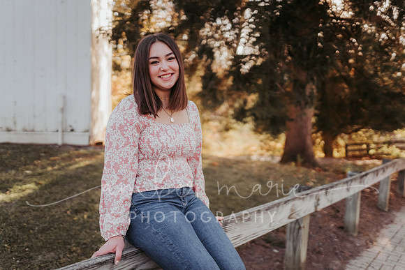 AMP06249Angelina_grad_oct22