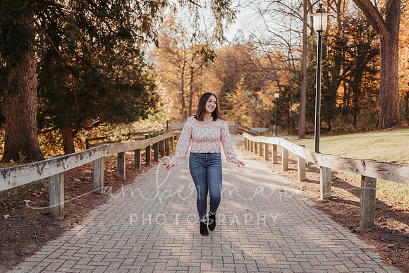 AMP06271Angelina_grad_oct22