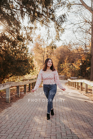 AMP06280Angelina_grad_oct22