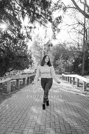 AMP06279Angelina_grad_oct22