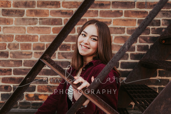 AMP06383Angelina_grad_oct22