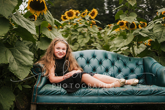 Rebekah_sunflowers-48