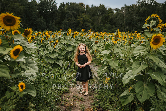 Rebekah_sunflowers-44