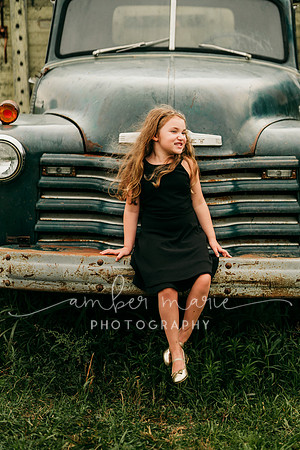 Rebekah_sunflowers-34