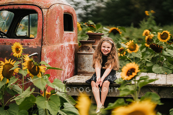 Rebekah_sunflowers-18