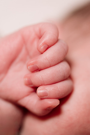 AMP06101-Edit_Delilah_newborn