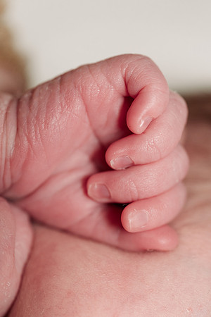 AMP06094-Edit_Delilah_newborn