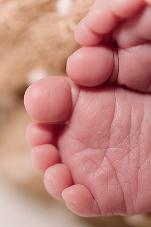AMP06083-Edit_Delilah_newborn