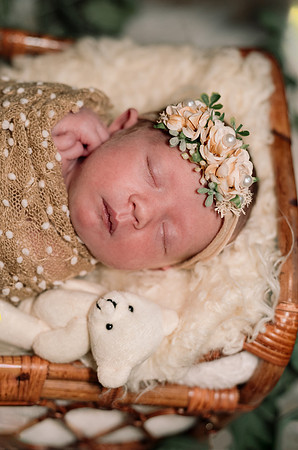 AMP06045-Edit_Delilah_newborn