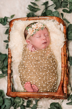 AMP06034-Edit_Delilah_newborn