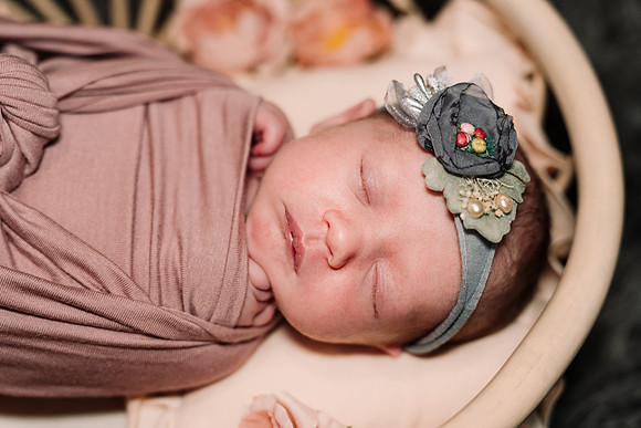 AMP06031-Edit_Delilah_newborn