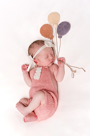 AMP05930-Edit_Delilah_newborn