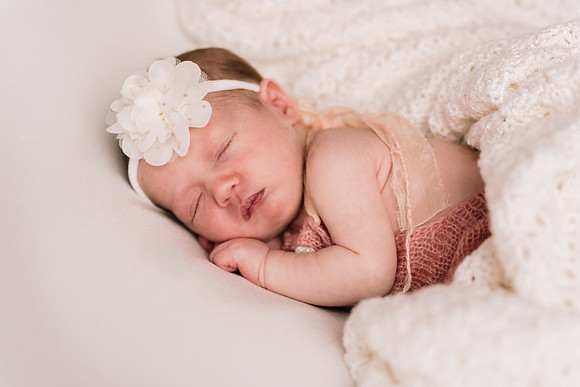 AMP05888-Edit-2_Delilah_newborn