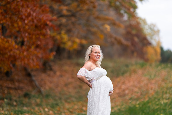 AMP02559_Ashley_maternity