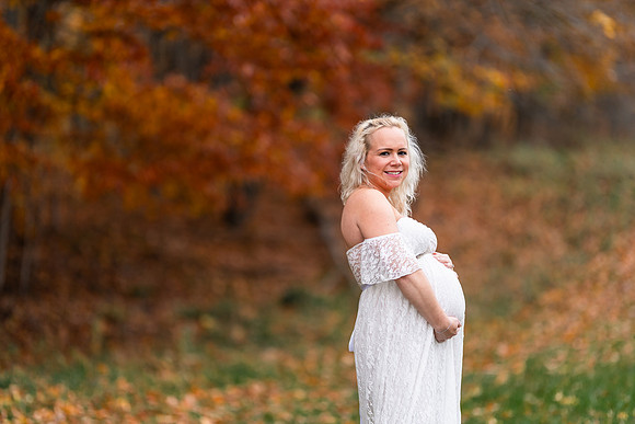 AMP02555_Ashley_maternity