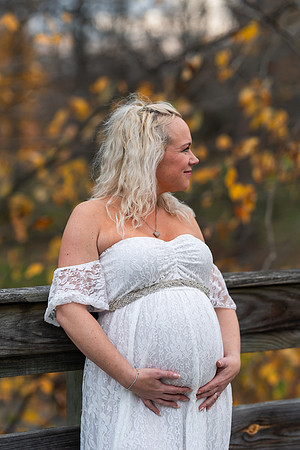 AMP02532_Ashley_maternity