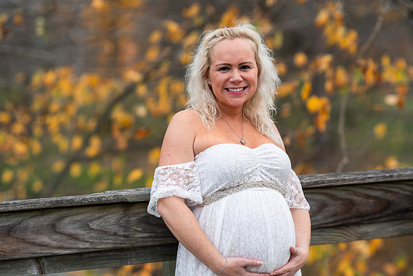 AMP02527_Ashley_maternity