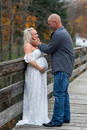 AMP02518_Ashley_maternity