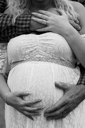 AMP02477_Ashley_maternity