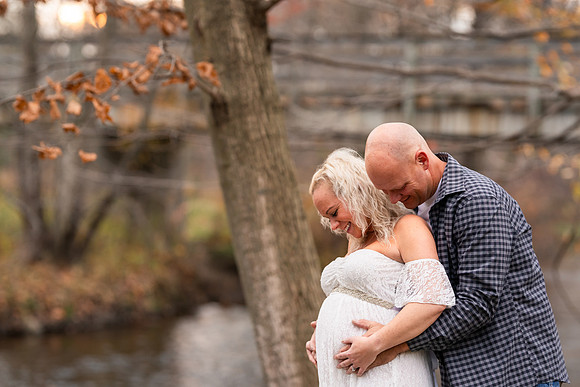 AMP02464_Ashley_maternity