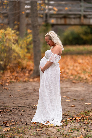 AMP02456_Ashley_maternity