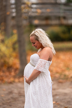 AMP02454_Ashley_maternity