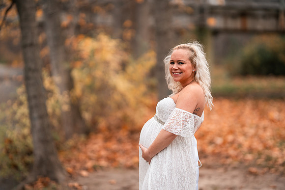 AMP02451_Ashley_maternity