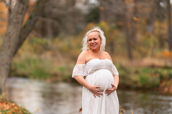 AMP02447_Ashley_maternity