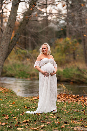 AMP02444_Ashley_maternity
