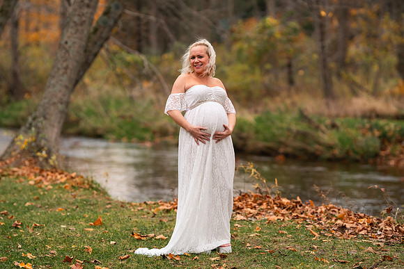 AMP02441_Ashley_maternity