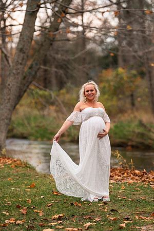 AMP02438_Ashley_maternity