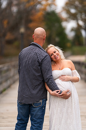 AMP02412_Ashley_maternity
