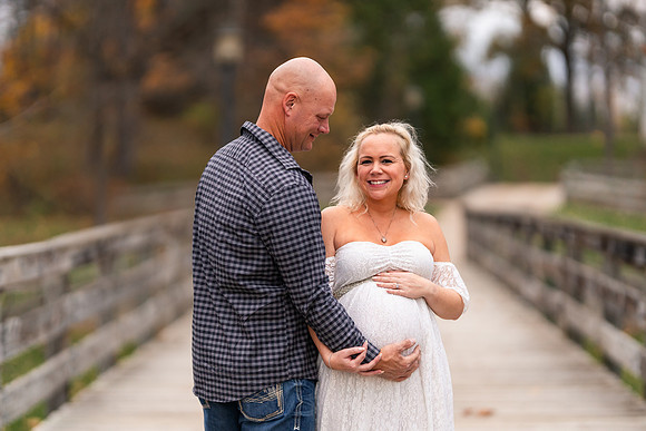 AMP02409_Ashley_maternity