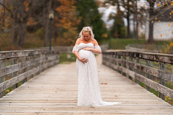 AMP02404_Ashley_maternity