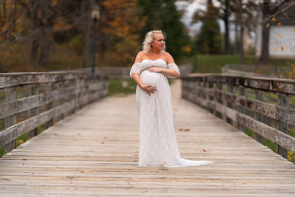 AMP02402_Ashley_maternity