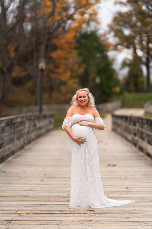 AMP02398_Ashley_maternity